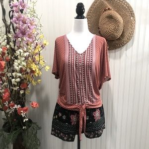 MEDIUM Tie Knot Short Sleeve Spring/Summer Top